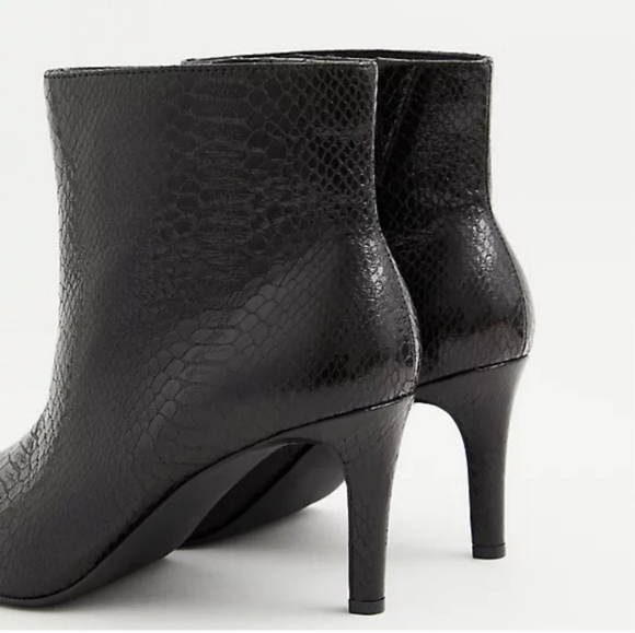 TORRID Black Snakeskin Faux Leather Pointed Toe Bootie Size 10 - Picture 8 of 16